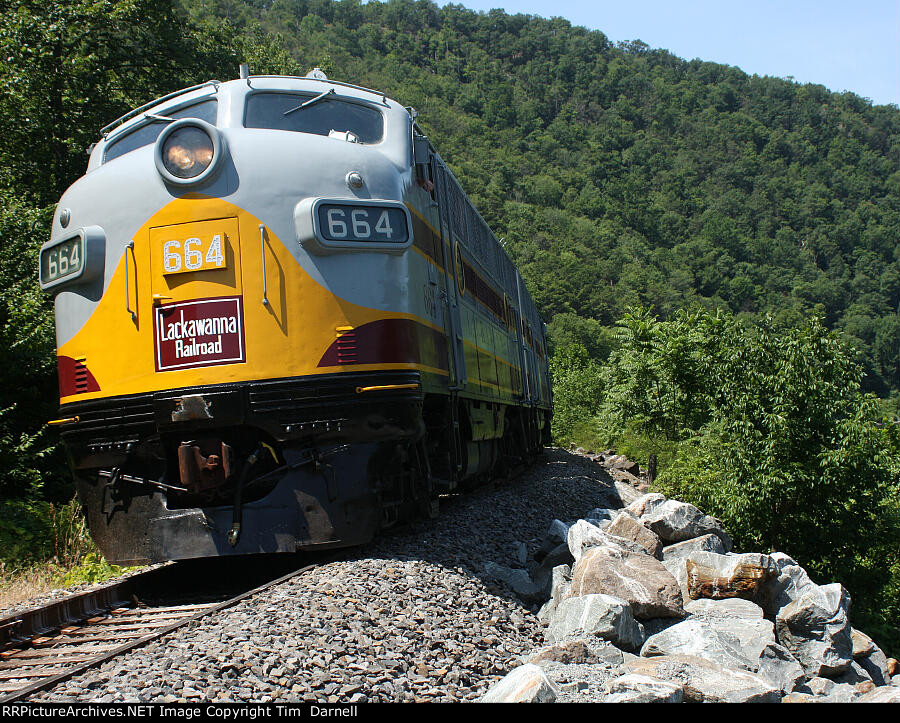 DLW 664, fourth of a sequence